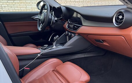 Alfa Romeo Giulia II, 2017 год, 3 113 000 рублей, 13 фотография