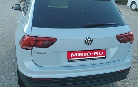 Volkswagen Tiguan II, 2019 год, 2 080 000 рублей, 2 фотография