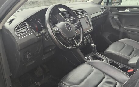 Volkswagen Tiguan II, 2018 год, 2 160 000 рублей, 7 фотография