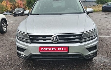 Volkswagen Tiguan II, 2018 год, 2 160 000 рублей, 3 фотография