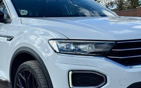 Volkswagen T-Roc I, 2022 год, 2 430 000 рублей, 15 фотография