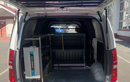 Hyundai Grand Starex Grand Starex I рестайлинг 2, 2019 год, 3 499 000 рублей, 13 фотография