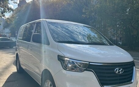Hyundai Grand Starex Grand Starex I рестайлинг 2, 2019 год, 3 499 000 рублей, 7 фотография