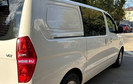 Hyundai Grand Starex Grand Starex I рестайлинг 2, 2019 год, 3 499 000 рублей, 18 фотография