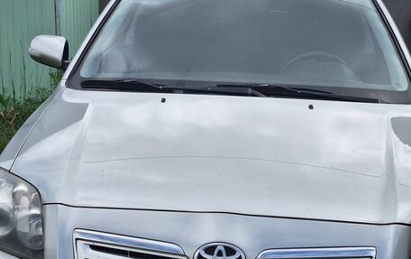Toyota Avensis III рестайлинг, 2006 год, 550 000 рублей, 18 фотография