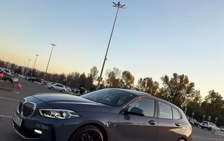 BMW 1 серия, 2019 год, 2 900 000 рублей, 2 фотография
