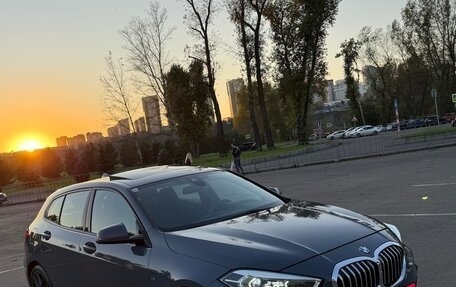 BMW 1 серия, 2019 год, 2 900 000 рублей, 3 фотография