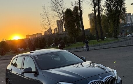 BMW 1 серия, 2019 год, 2 900 000 рублей, 14 фотография