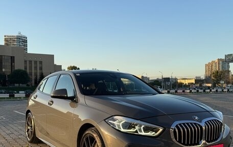 BMW 1 серия, 2019 год, 2 900 000 рублей, 29 фотография