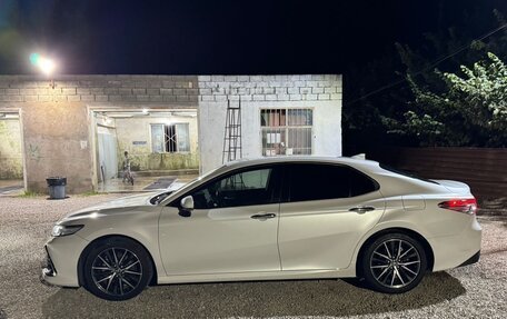 Toyota Camry, 2021 год, 3 550 000 рублей, 4 фотография