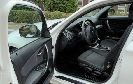 BMW 1 серия, 2010 год, 700 000 рублей, 6 фотография