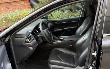 Toyota Camry, 2019 год, 2 740 000 рублей, 10 фотография