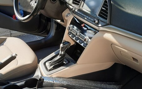 Hyundai Elantra VI рестайлинг, 2018 год, 1 580 000 рублей, 8 фотография
