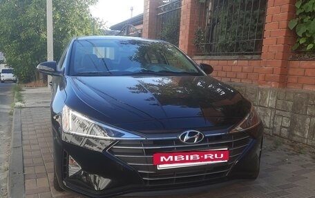 Hyundai Elantra VI рестайлинг, 2018 год, 1 580 000 рублей, 10 фотография