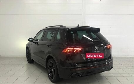Volkswagen Tiguan II, 2021 год, 3 700 000 рублей, 8 фотография