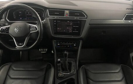 Volkswagen Tiguan II, 2021 год, 3 700 000 рублей, 17 фотография