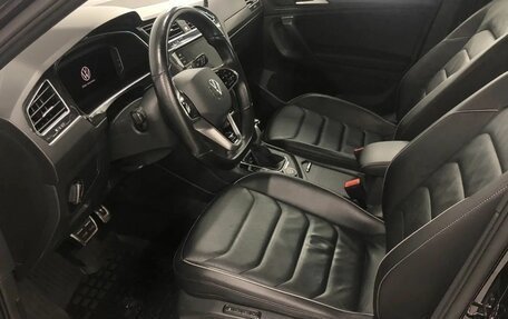 Volkswagen Tiguan II, 2021 год, 3 700 000 рублей, 18 фотография