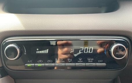 Toyota Yaris, 2023 год, 1 150 000 рублей, 9 фотография