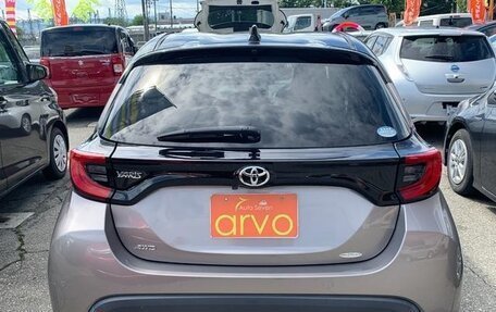 Toyota Yaris, 2023 год, 1 150 000 рублей, 5 фотография