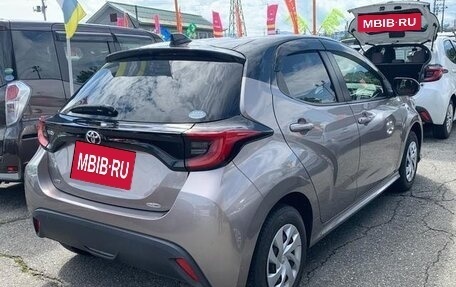 Toyota Yaris, 2023 год, 1 150 000 рублей, 4 фотография