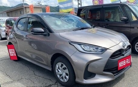 Toyota Yaris, 2023 год, 1 150 000 рублей, 3 фотография