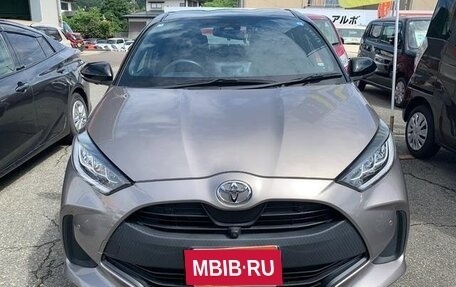 Toyota Yaris, 2023 год, 1 150 000 рублей, 2 фотография