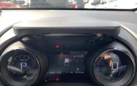 Toyota Yaris, 2023 год, 1 150 000 рублей, 16 фотография