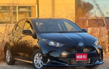 Toyota Yaris, 2022 год, 900 000 рублей, 1 фотография