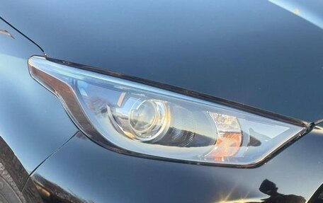 Toyota Yaris, 2022 год, 900 000 рублей, 2 фотография