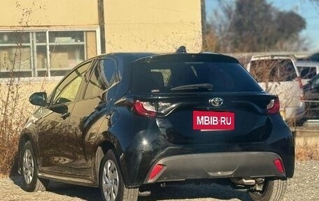 Toyota Yaris, 2022 год, 900 000 рублей, 7 фотография
