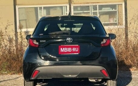 Toyota Yaris, 2022 год, 900 000 рублей, 8 фотография