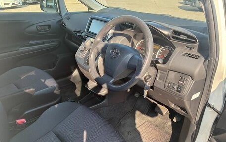 Toyota Wish II, 2017 год, 1 320 000 рублей, 11 фотография