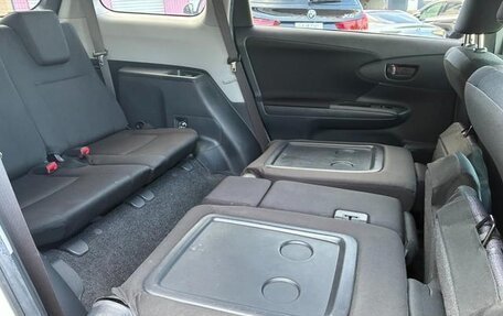 Toyota Wish II, 2017 год, 1 320 000 рублей, 14 фотография
