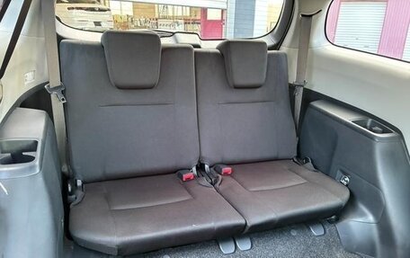 Toyota Wish II, 2017 год, 1 320 000 рублей, 15 фотография