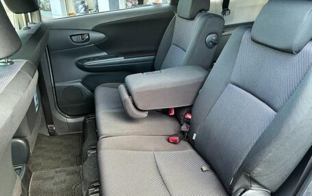 Toyota Wish II, 2017 год, 1 320 000 рублей, 18 фотография