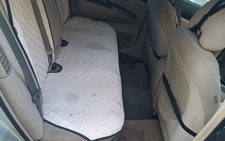 Toyota Prius, 2004 год, 460 000 рублей, 11 фотография