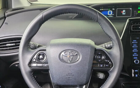 Toyota Prius IV XW50, 2022 год, 1 757 000 рублей, 10 фотография