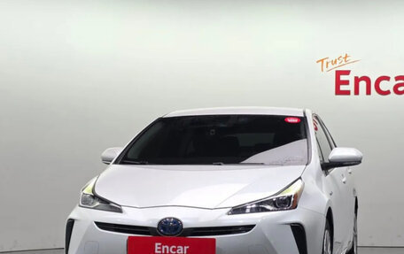 Toyota Prius IV XW50, 2022 год, 1 757 000 рублей, 2 фотография