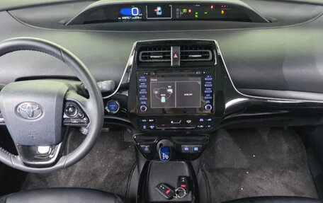 Toyota Prius IV XW50, 2022 год, 1 757 000 рублей, 11 фотография