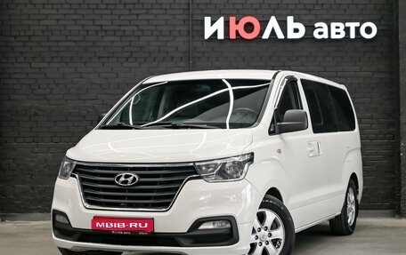 Hyundai Grand Starex Grand Starex I рестайлинг 2, 2019 год, 3 200 000 рублей, 1 фотография