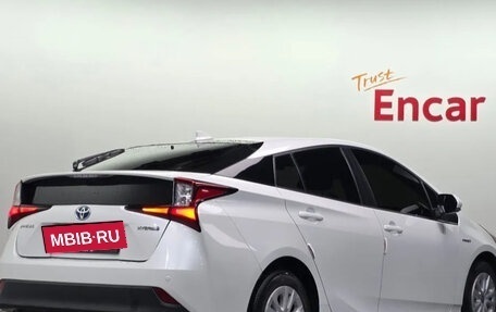 Toyota Prius IV XW50, 2022 год, 1 757 000 рублей, 3 фотография
