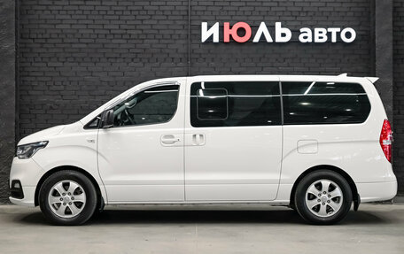Hyundai Grand Starex Grand Starex I рестайлинг 2, 2019 год, 3 200 000 рублей, 8 фотография