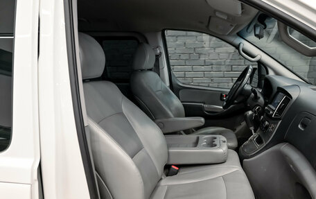 Hyundai Grand Starex Grand Starex I рестайлинг 2, 2019 год, 3 200 000 рублей, 11 фотография
