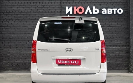 Hyundai Grand Starex Grand Starex I рестайлинг 2, 2019 год, 3 200 000 рублей, 5 фотография