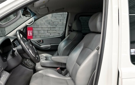 Hyundai Grand Starex Grand Starex I рестайлинг 2, 2019 год, 3 200 000 рублей, 10 фотография