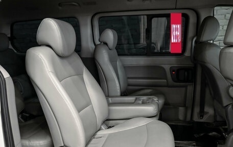 Hyundai Grand Starex Grand Starex I рестайлинг 2, 2019 год, 3 200 000 рублей, 18 фотография