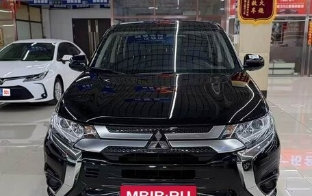 Mitsubishi Outlander III рестайлинг 3, 2022 год, 2 150 002 рублей, 2 фотография