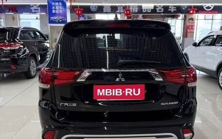 Mitsubishi Outlander III рестайлинг 3, 2022 год, 2 150 002 рублей, 5 фотография