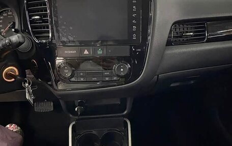 Mitsubishi Outlander III рестайлинг 3, 2022 год, 2 150 002 рублей, 13 фотография