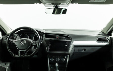Volkswagen Tiguan II, 2017 год, 1 549 585 рублей, 13 фотография